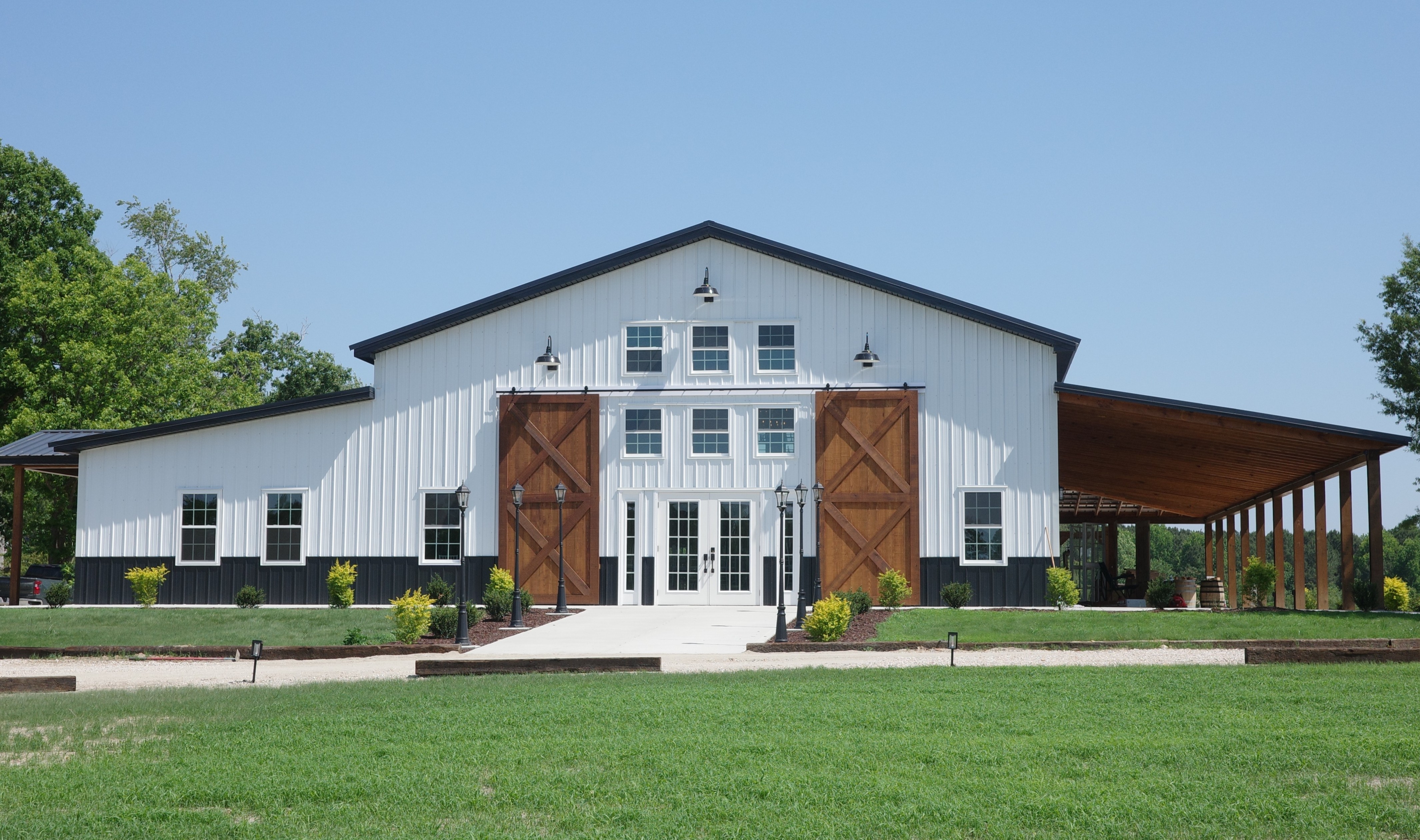 The Carolina Farm Post exterior
